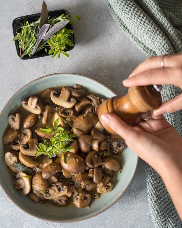 White Wine Garlic Mushrooms