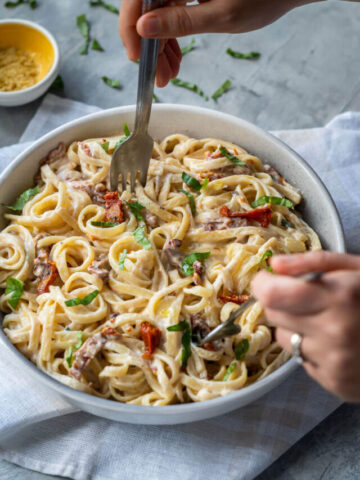 Vegan Fettuccine Alfredo with Sun-Dried Tomatoes