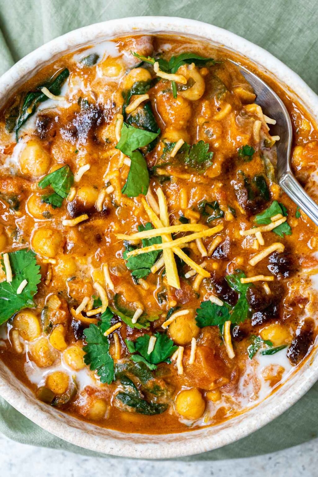 Chickpea and Spinach Curry (Vegan) - Six Hungry Feet