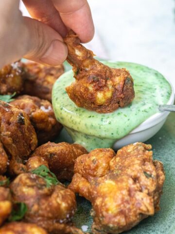 Gobi Pakora (Cauliflower Pakoda)