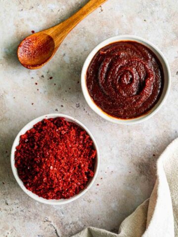 Gochugaru vs Gochujang
