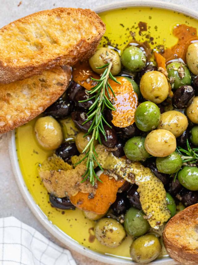 Easy and Quick Appetizer: Mediterranean Marinated Olives