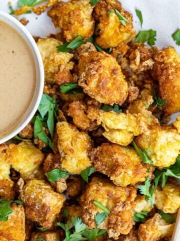 Tofu nuggets with sesame peanut dip