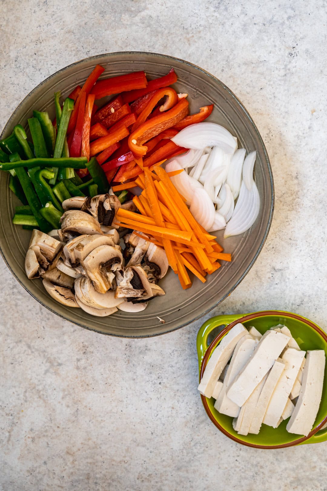 Finely sliced vegetables and tofu for fajitas