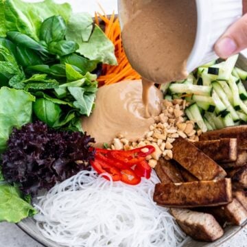 Peanut dressing for noodle salad