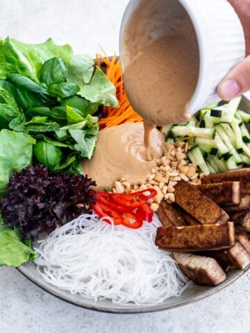 Peanut dressing for noodle salad